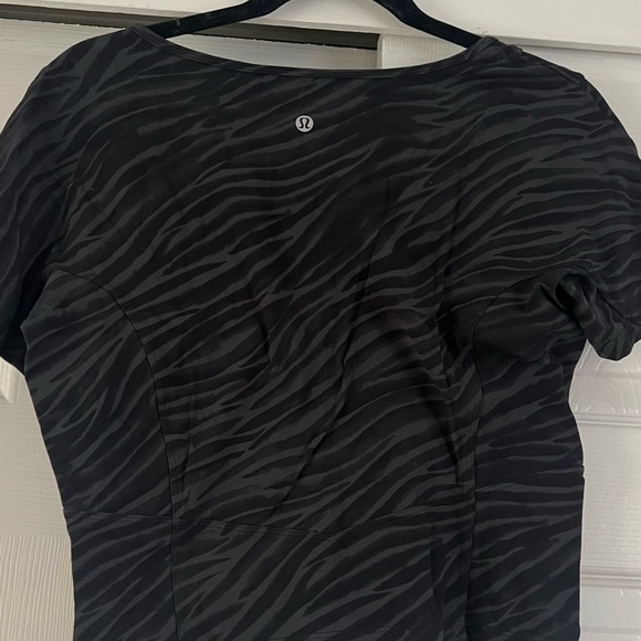 Lululemon Bundle work shirts size S-M - Picture 2 of 9
